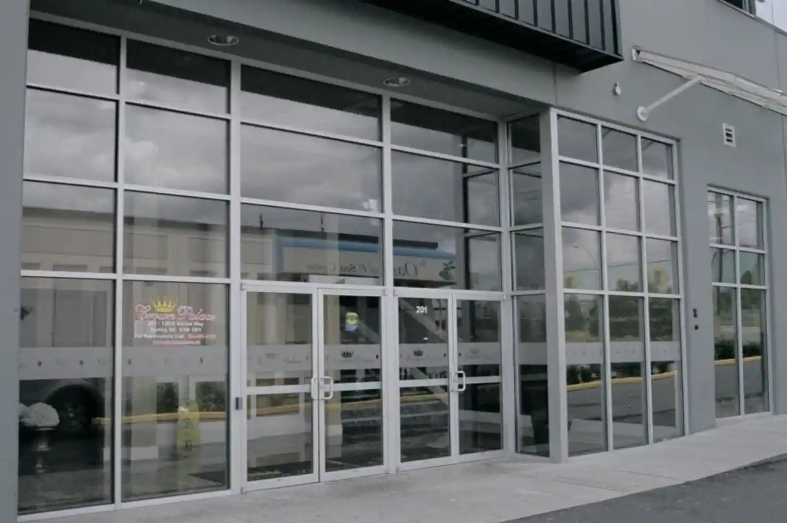 7 Striking Benefits of Curtain Walling Installation in Stretford