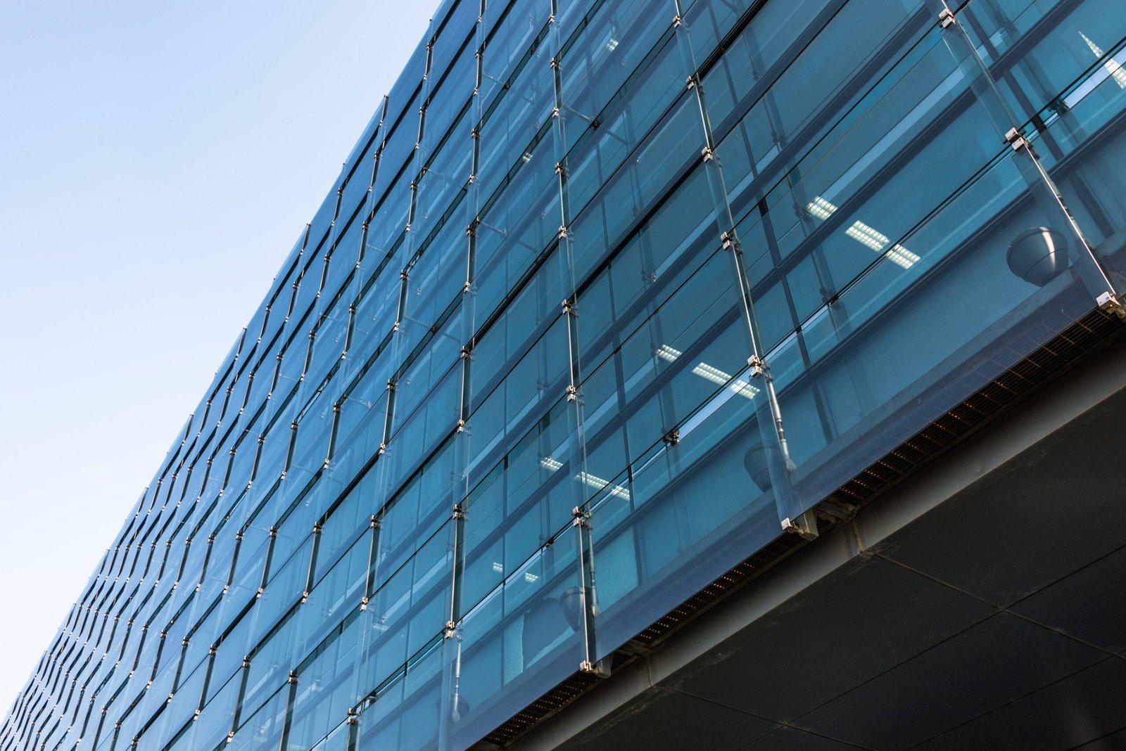 Why Curtain Wall Installation in Tilbury Is Essential for Modern Buildings